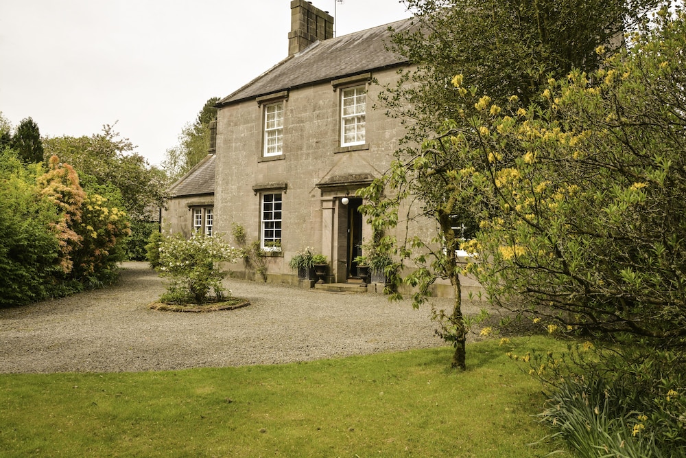 Scaurbridge House — 4-Star Luxury Hotel in Thornhill, United Kingdom