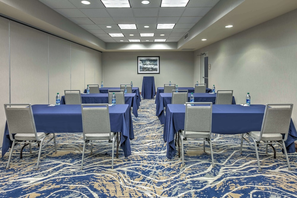 Homewood Suites by Hilton Rock Springs - photo 33