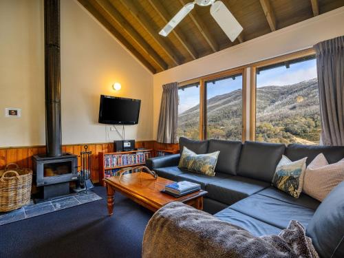 Banjo 5 Townhouse — 4-Star Luxury Hotel in Kosciuszko National Park, Australia