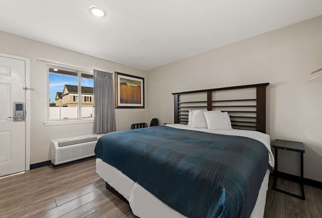 Rodeway Inn Charlotte Independence Blvd. - photo 27