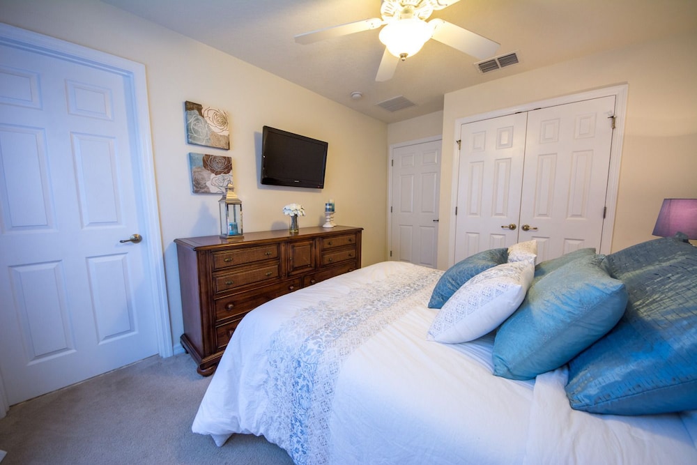 Bella Vida Resort by Home 2U - photo 81