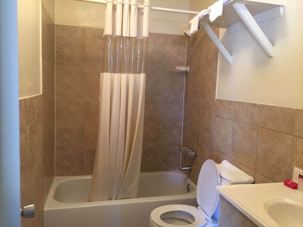 Coastal Motel - photo 20