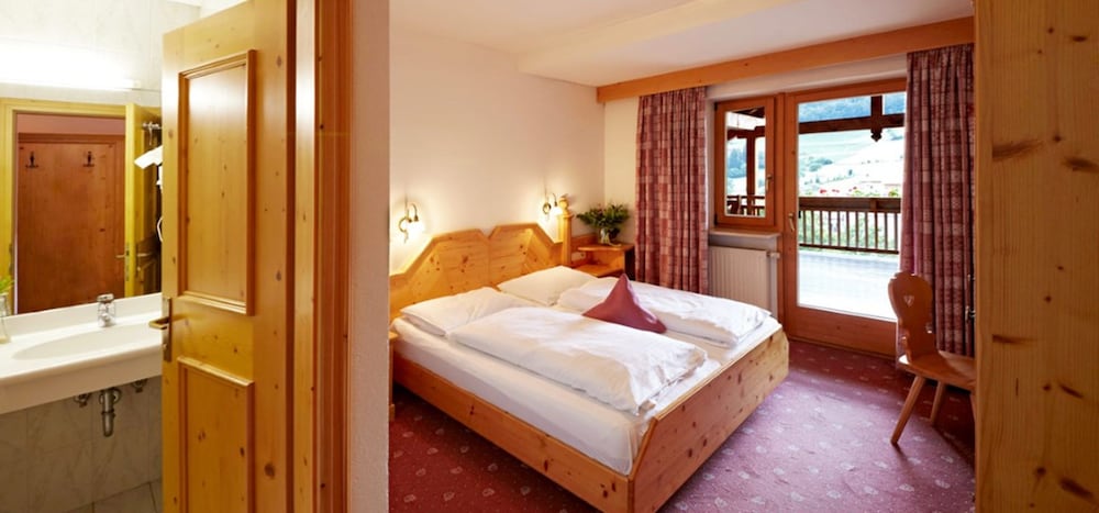 Hotel Zum Löwen Al Leone — hotel in Meltina