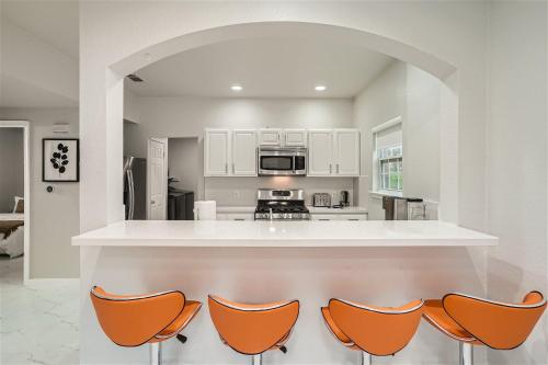 Chic 8BR Retreat Central East Austin for Large Groups in Austin, United States