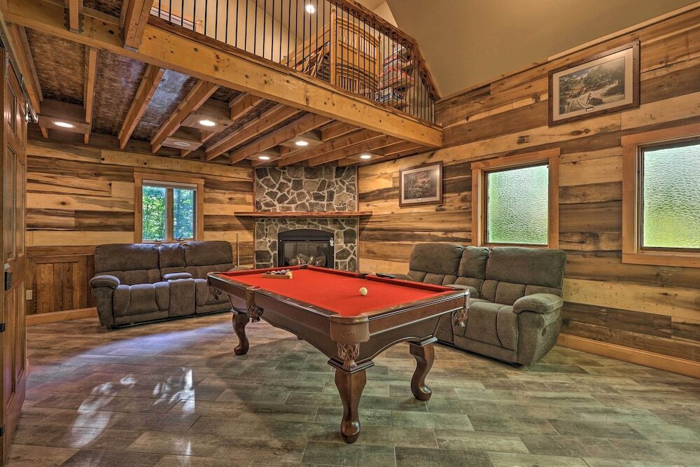 2 Mi to Beech Mtn Resort: Cabin w Deck & Grill - photo 12