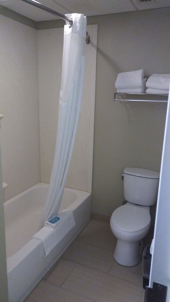 Holiday Inn Express & Suites Pittsburgh West Greentree by IHG - photo 36