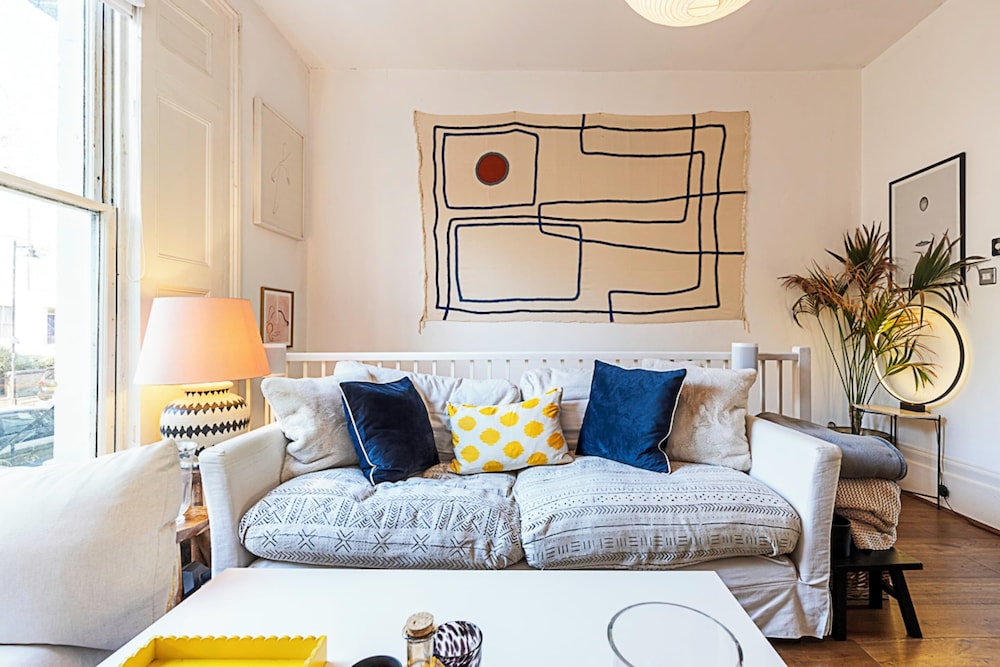 Colourful and Cosy Home in De Beauvoir Town — 4-Star Luxury Hotel in London, United Kingdom