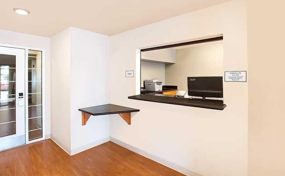 WoodSpring Suites Evansville East - photo 3