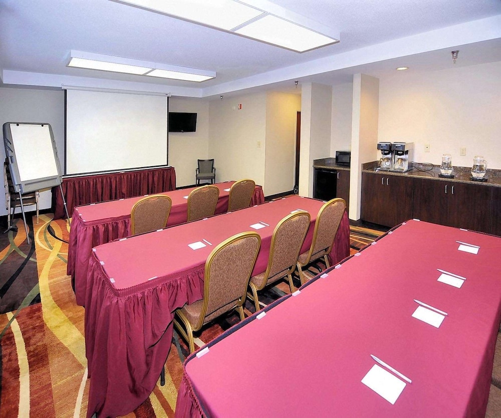 Hampton Inn Eden - photo 24