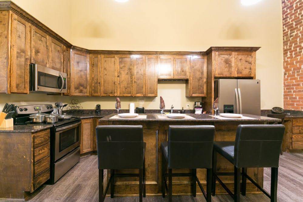 Hosteeva Baronne Street Suites - photo 19