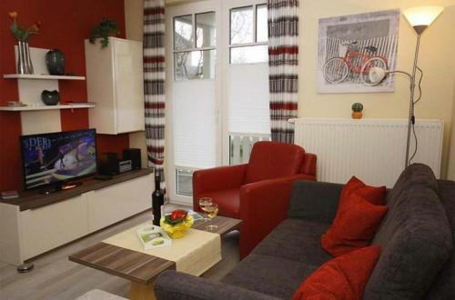 Strandschloesschen Haus II WE 7 9735 — 4-Star Luxury Hotel in Ostseebad Kuehlungsborn, Germany