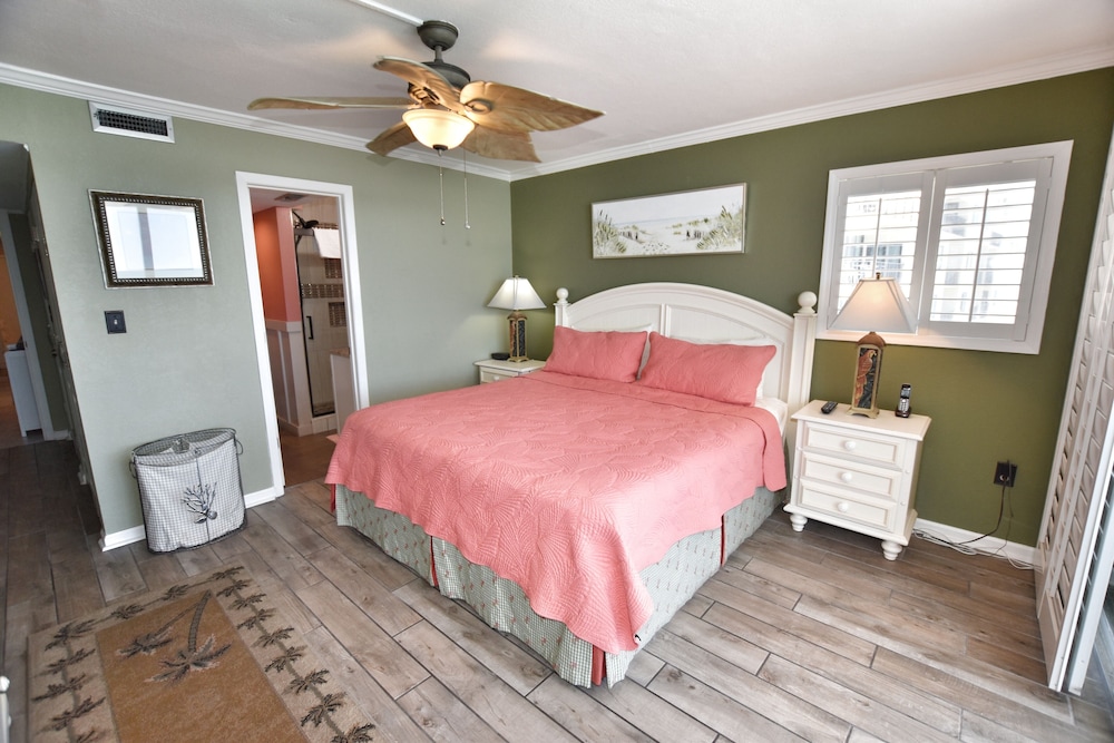 0801 Waters Edge Resort condo - photo 3