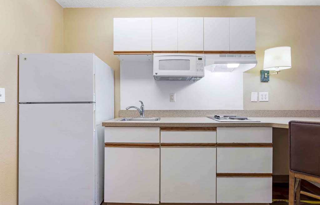 Extended Stay America Suites Houston Galleria Uptown - photo 25