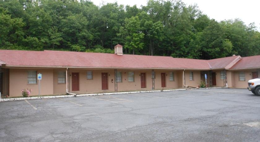 Motel 22 Mapleton Depot — hotel in Huntingdon