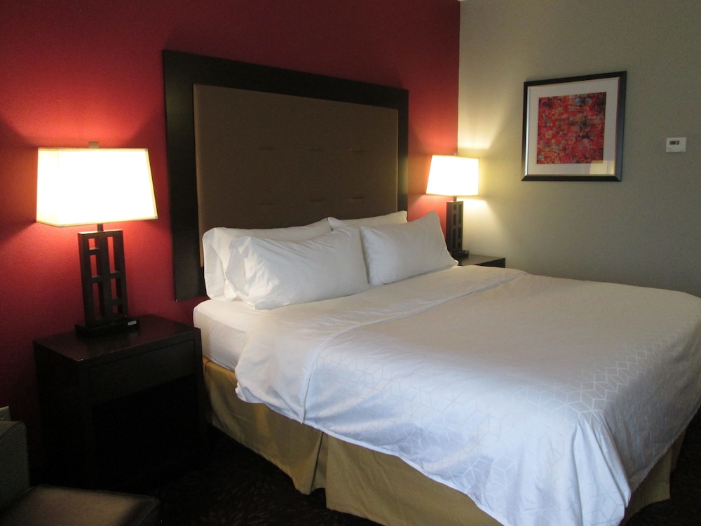 Holiday Inn Express Cloverdale by IHG - photo 21
