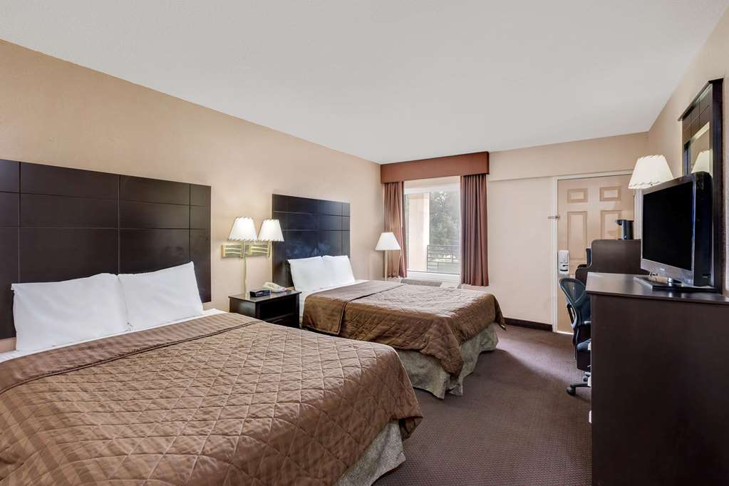 Travelodge By Wyndham Ozona - photo 14