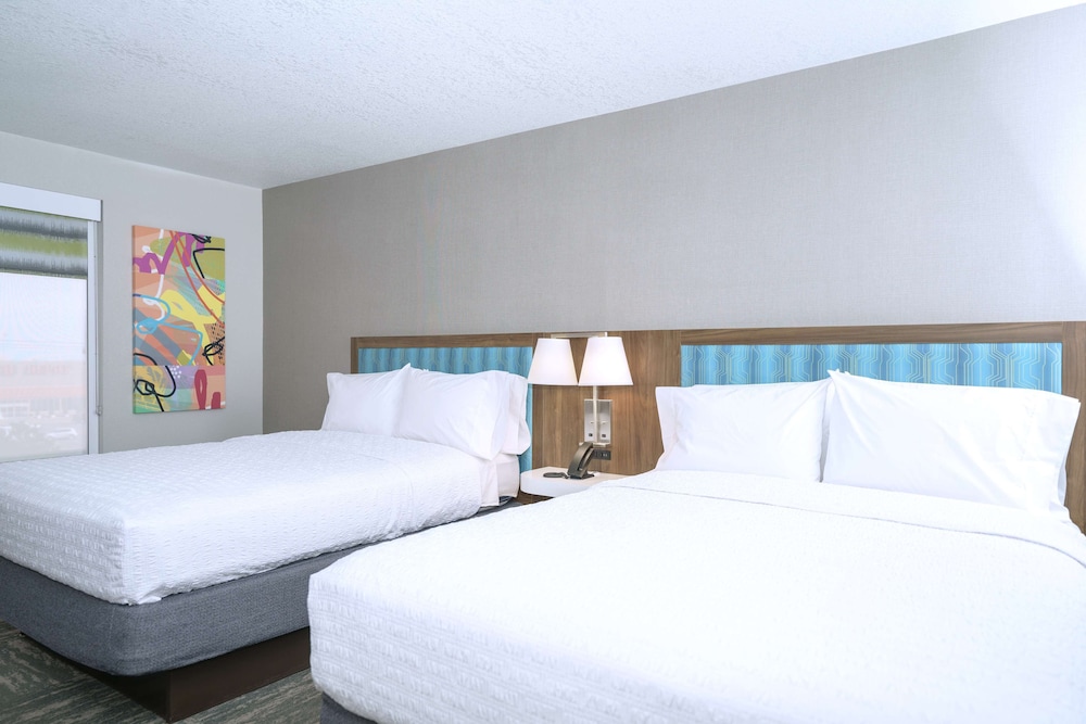 Hampton Inn Hays North of I 70 - photo 5