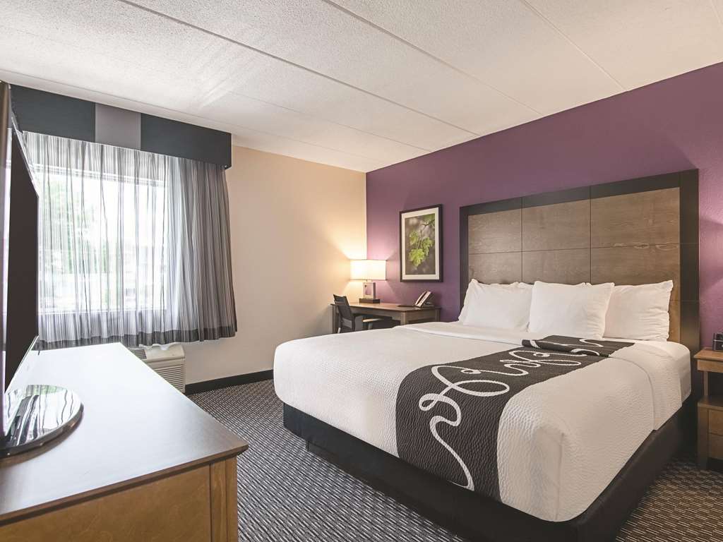 La Quinta Inn & Suites by Wyndham Portland DT Maine Med - photo 33