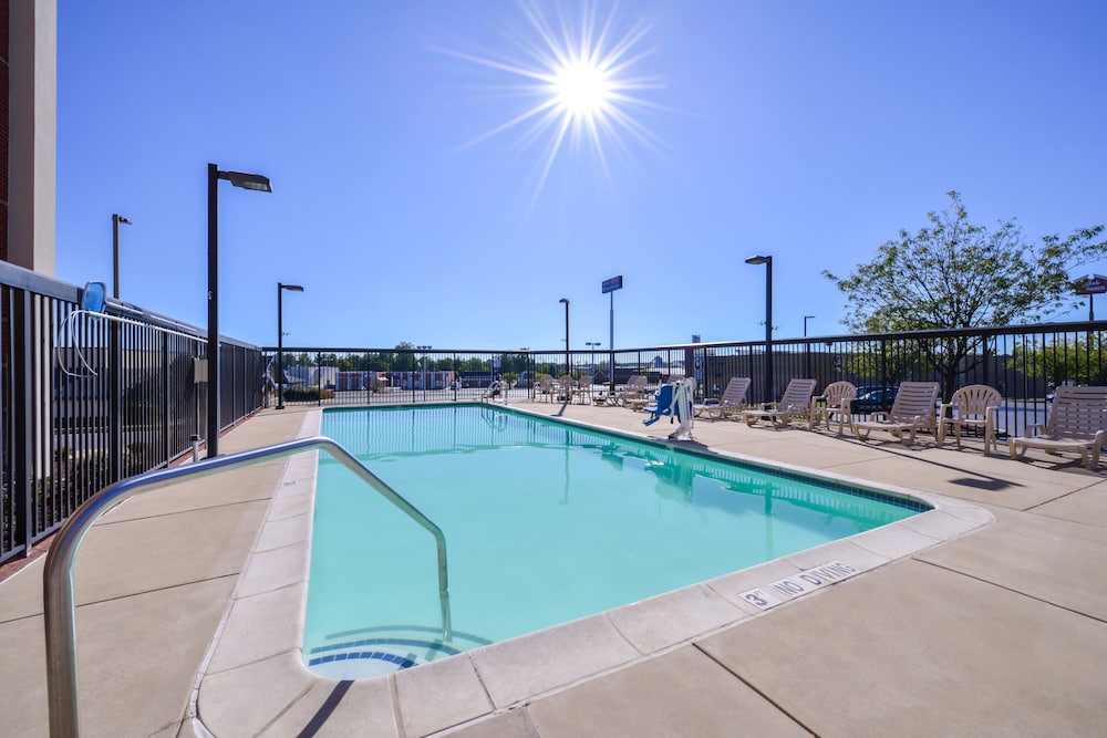 Hampton Inn Martinsburg - photo 35