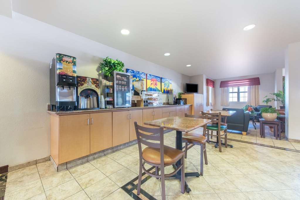Microtel Inn & Suites by Wyndham Altus - photo 13