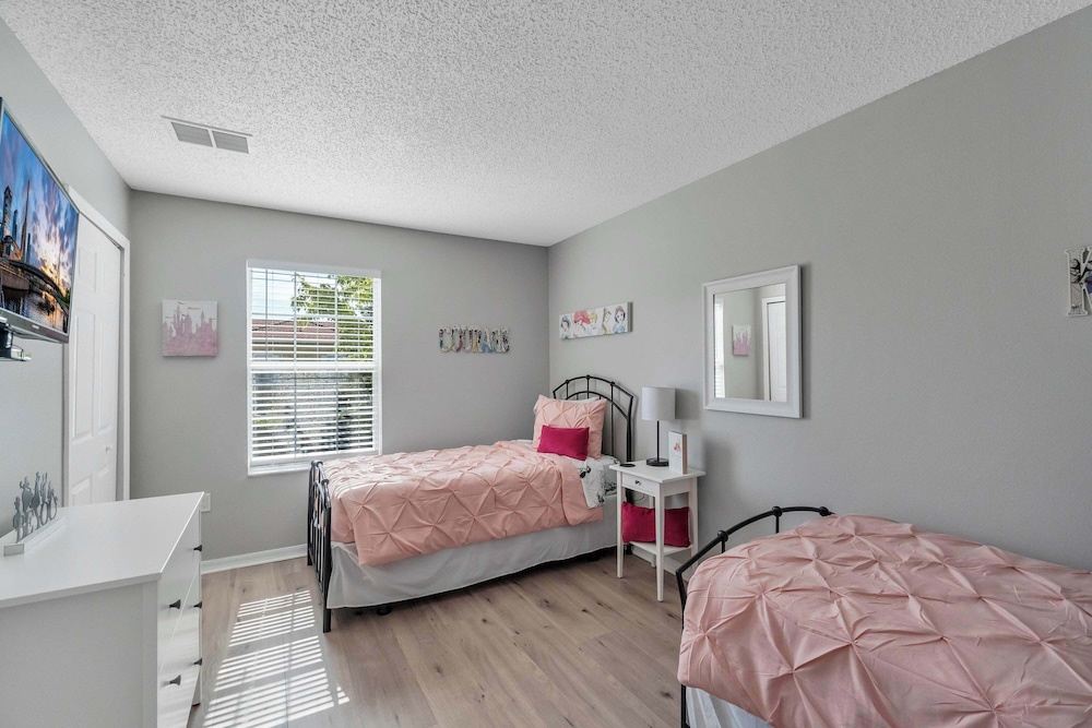 Create Lasting Magical Memories Resort Home for 8 - featured photo