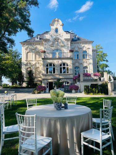 Willa Berlińska pokoje restauracja — hotel in Koscian