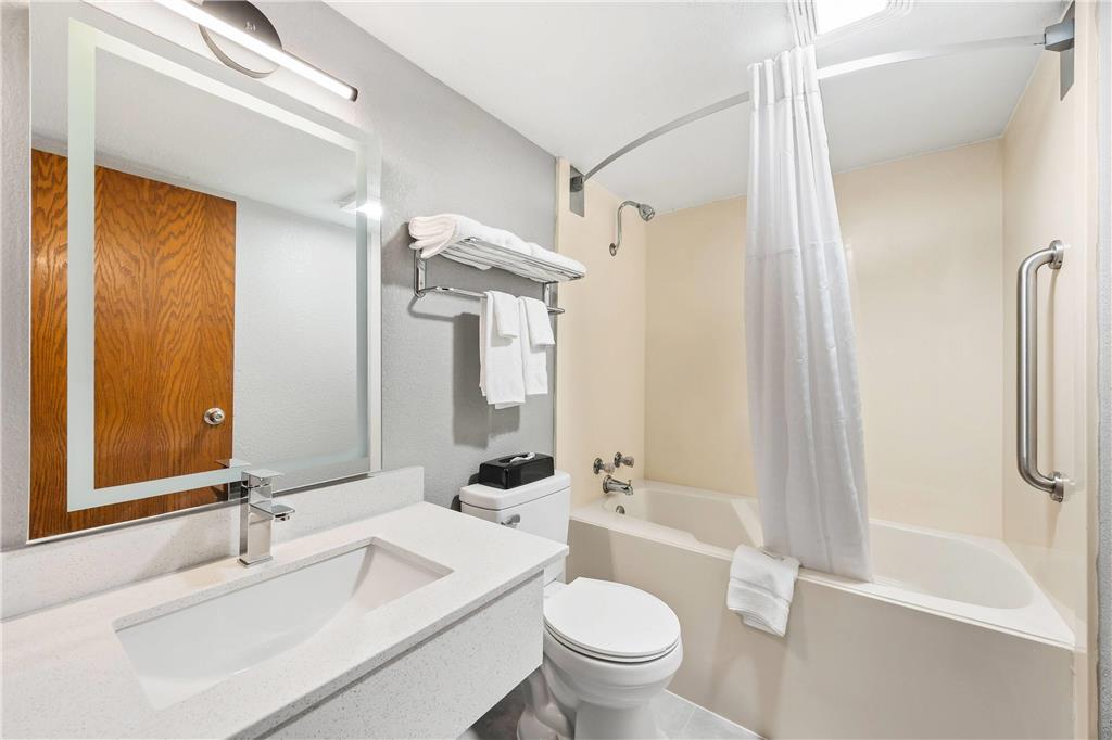 Super 8 by Wyndham Harrison AR - photo 14
