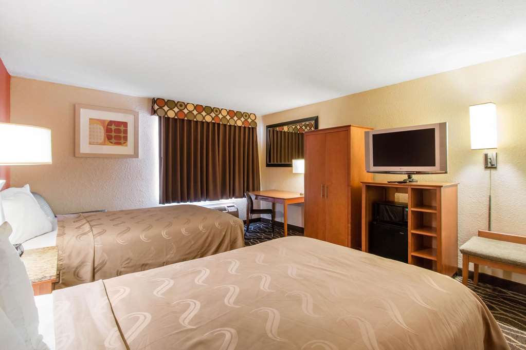 Quality Inn & Suites I 35 near Frost Bank Center - photo 10