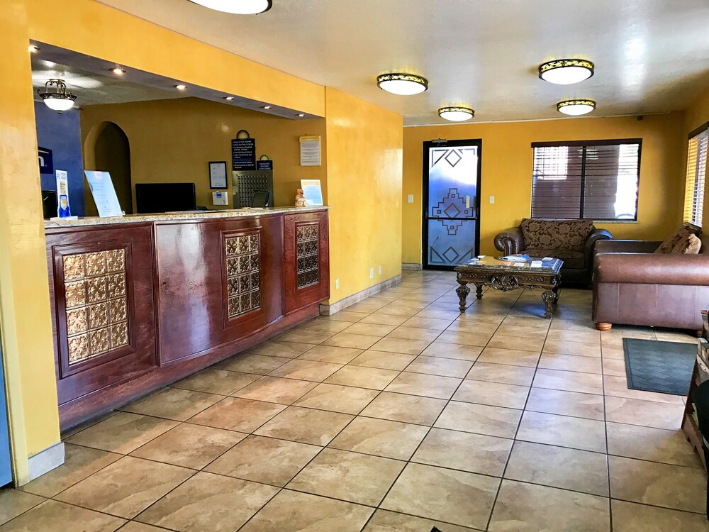 Days Inn by Wyndham East Albuquerque - photo 3