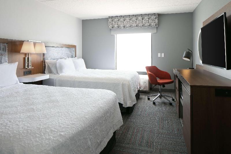 Hampton Inn Dubuque - photo 35