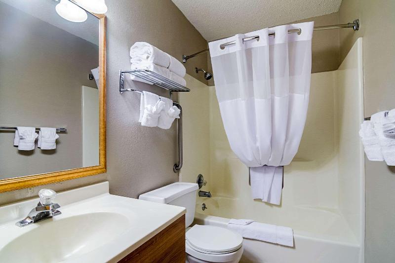 Quality Inn Sidney I 80 - photo 32