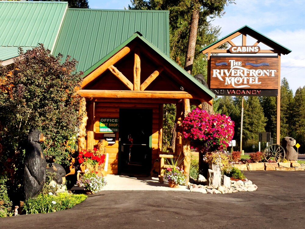 Riverfront Motel - carbon neutral hotel in Thompson Falls
