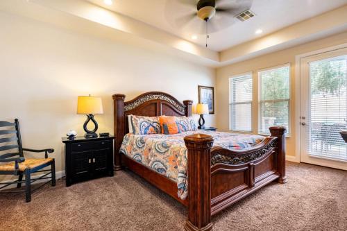 Around The World 2 Heated Pools Spas BBQ in Washington, United States