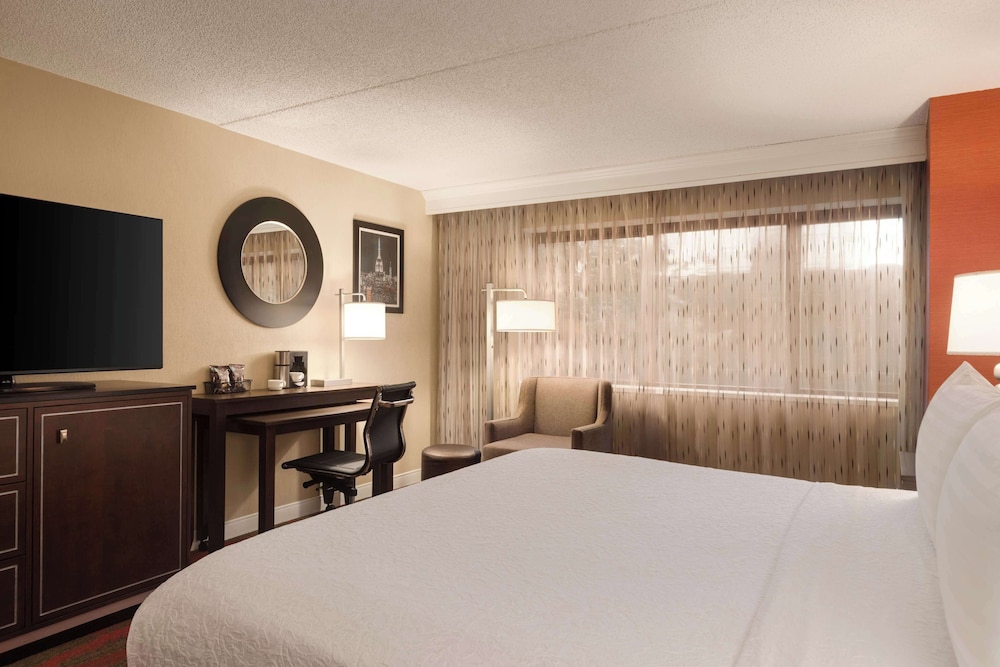 DoubleTree by Hilton New York LaGuardia Airport - photo 6