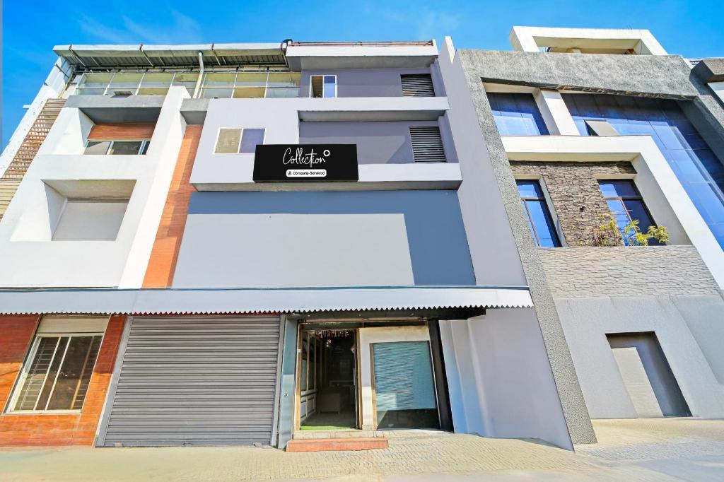 Collection O Ring Road Bhawarkua Indore in Indore, India