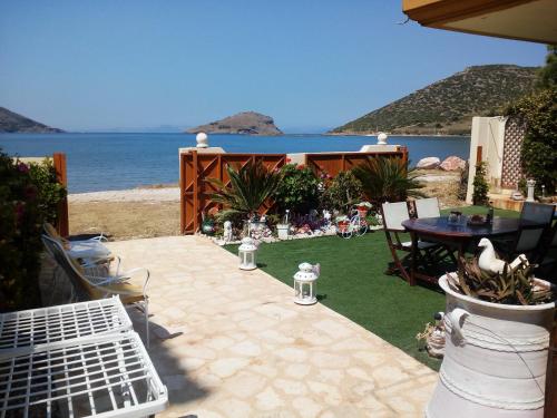 Nana's philoxenia — 4-Star Luxury Hotel in Limin Mesoyaias, Greece