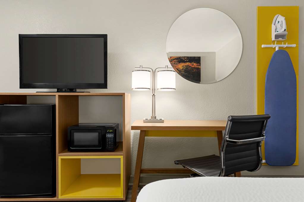 Days Inn by Wyndham Fulton - photo 18