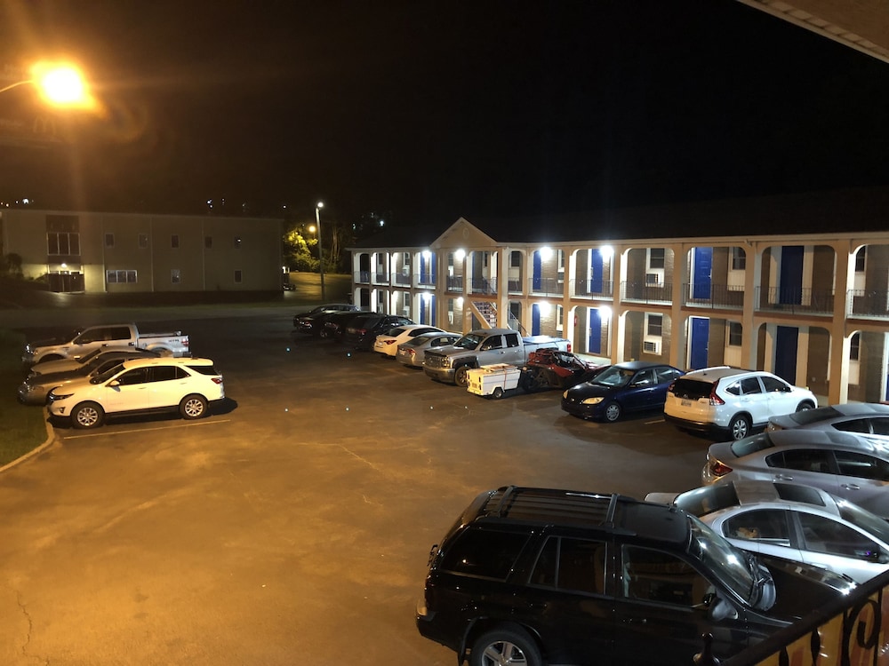 Towne Inn - photo 19