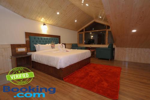 Hidden Heaven Waterfall view - last minute hotel in Manali