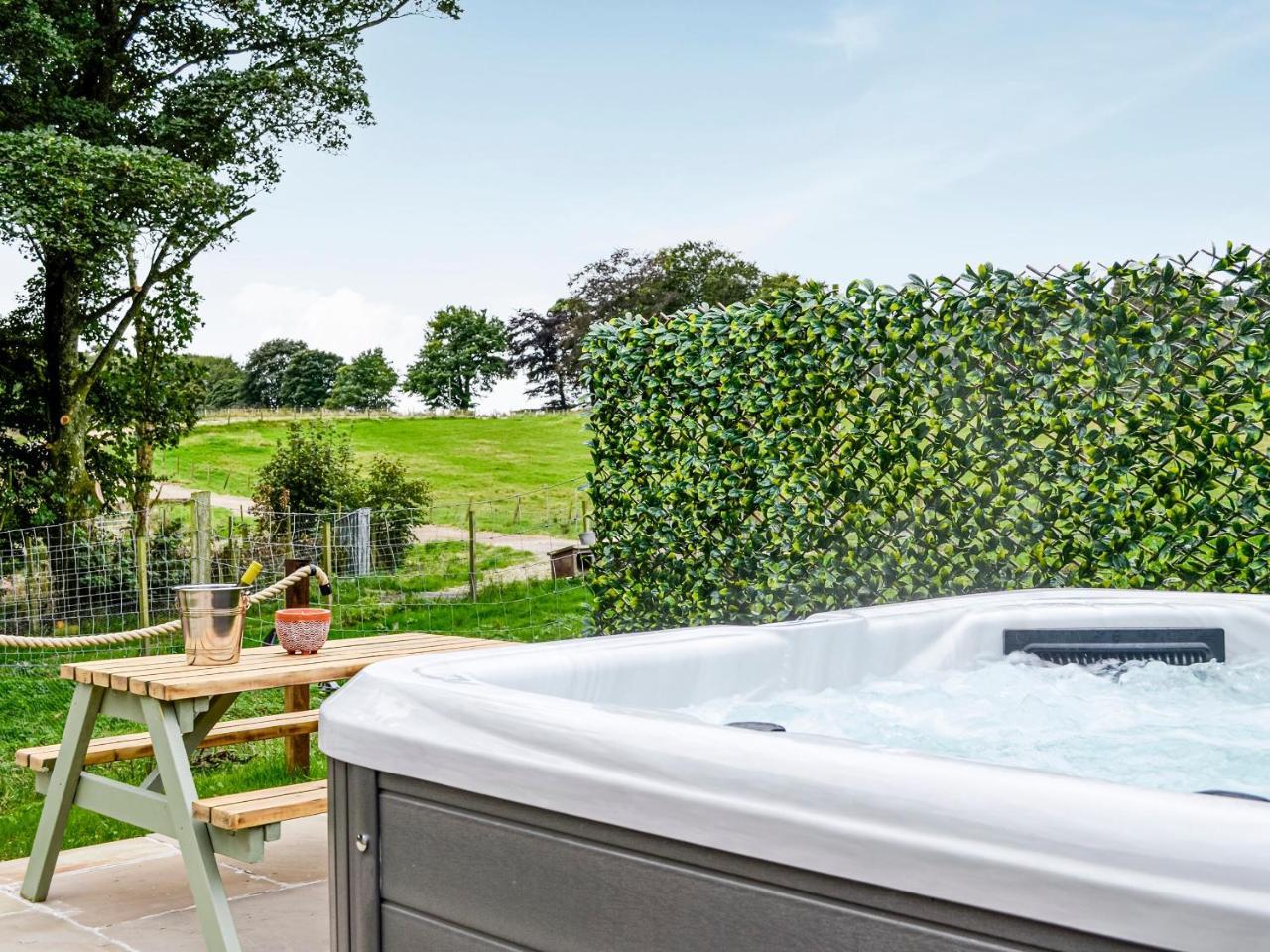 Cullew Bothy — 4-Star Luxury Hotel in Kirriemuir, United Kingdom