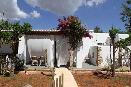 Agroturismo Casa Morna Ibiza — 4-Star Luxury Hotel in Santa Eularia Des Riu, Spain
