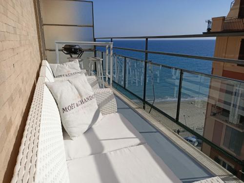 Casa di Noemi Seafront with Parking — 4-Star Luxury Hotel in Savona, Italy