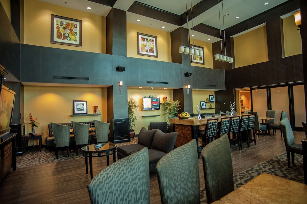 Hampton Inn & Suites Palestine - photo 2