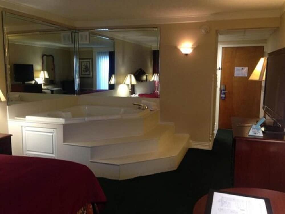 Osage Creek Lodge - photo 16