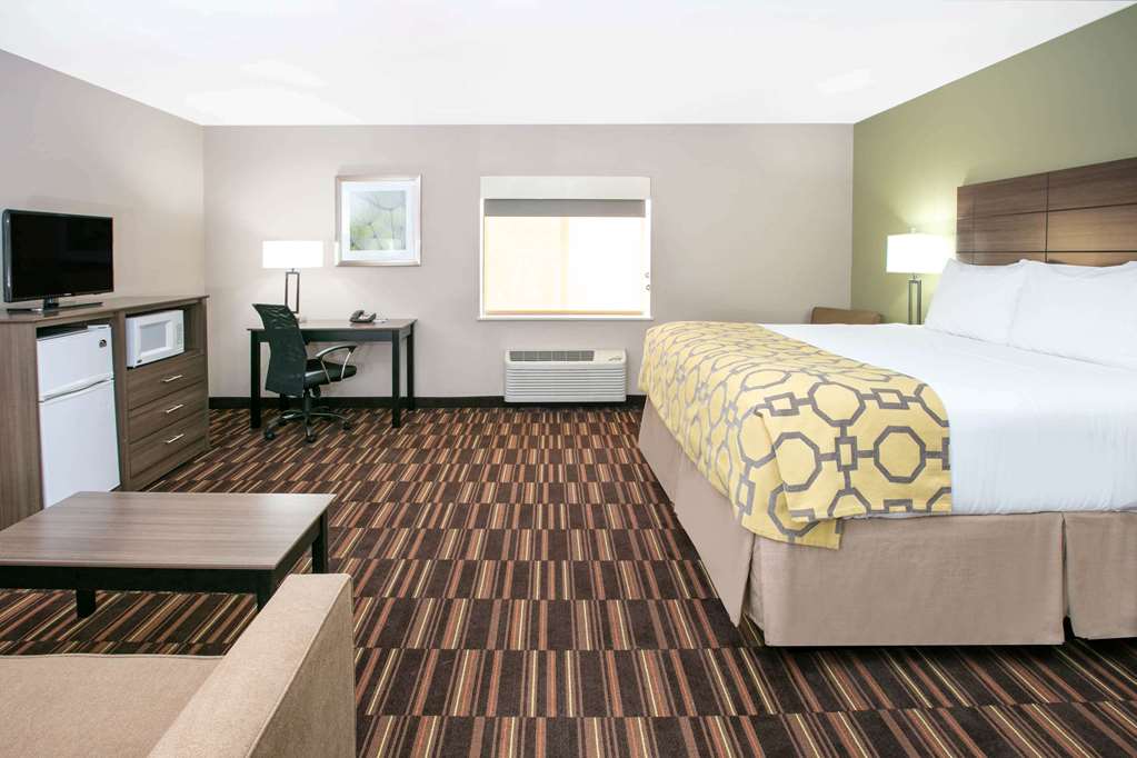 Baymont by Wyndham Plano - photo 12