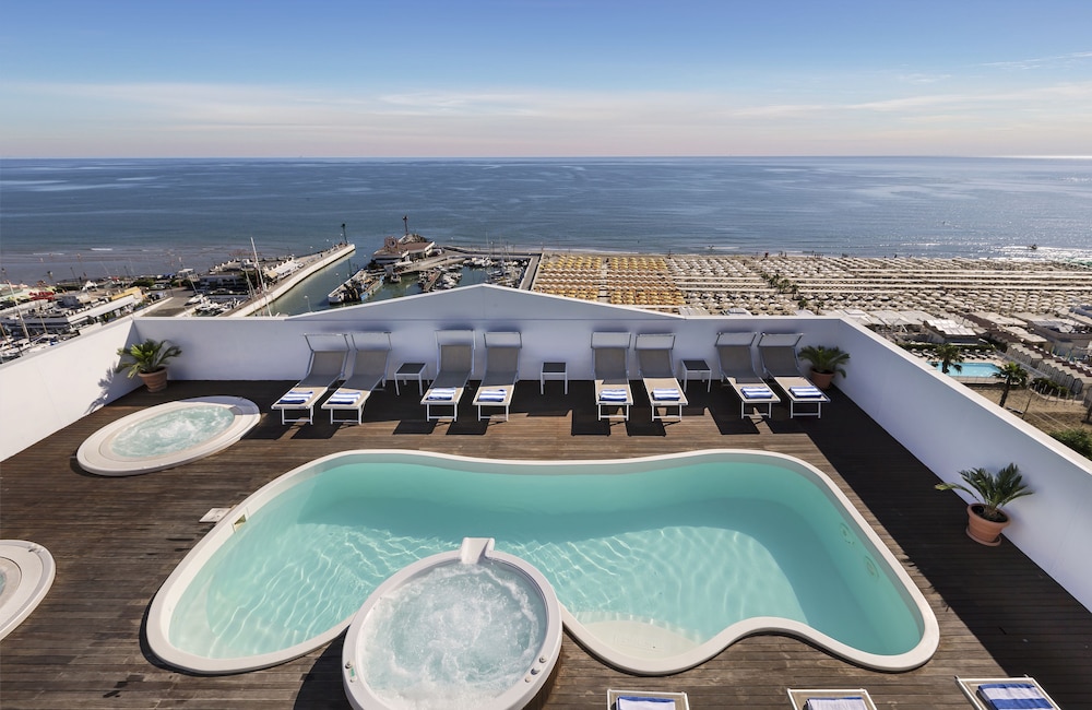 Hotel Nautico — hotel in Riccione