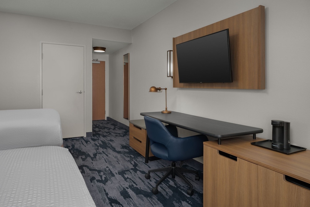 Fairfield Inn & Suites by Marriott Roanoke Hollins I 81 - photo 15