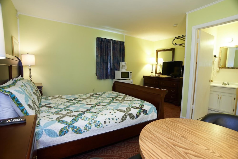 Clinton Motel - photo 8