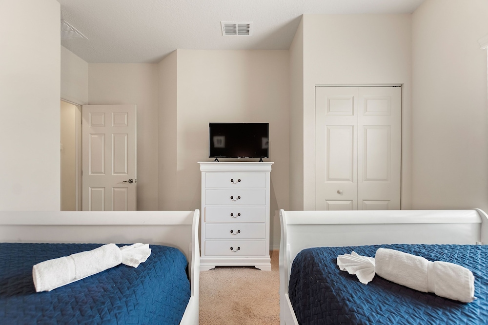 Lucky Find @ Lucaya Resort By Shine Villas #713 3 Bedroom Townhouse - photo 4