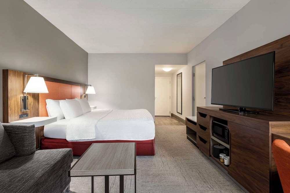 Hampton Inn Quakertown - photo 11